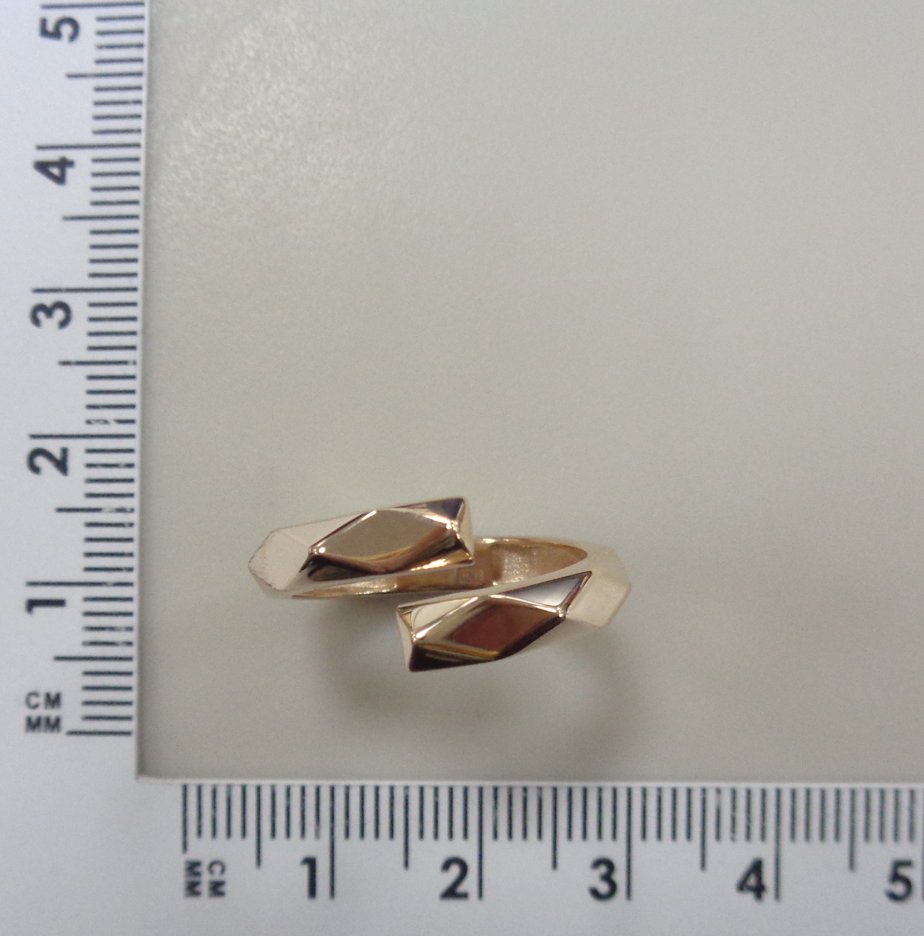 10319-000618 Кольцо (Au 585)